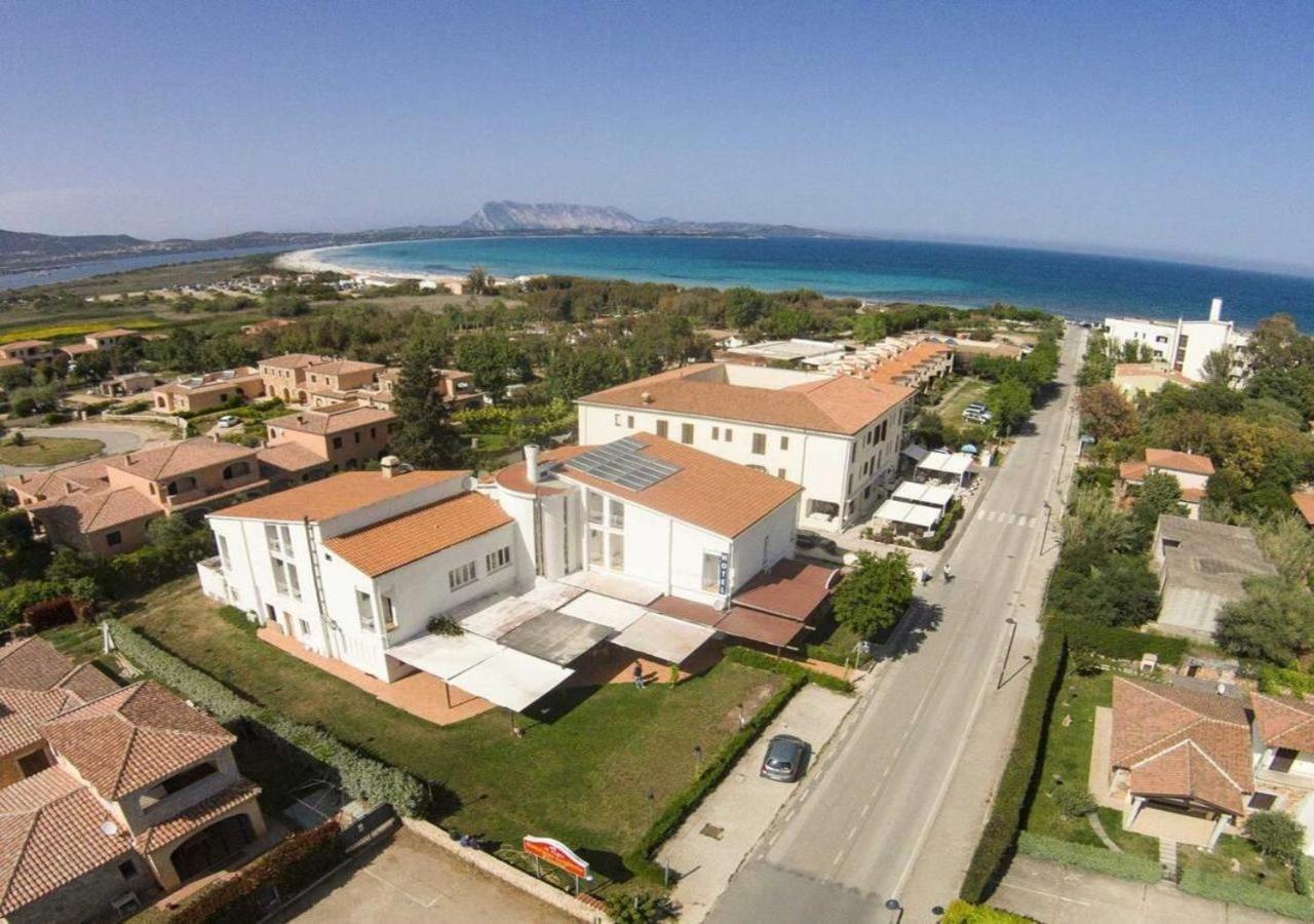 Hotel Al Faro San Teodoro  Exterior photo